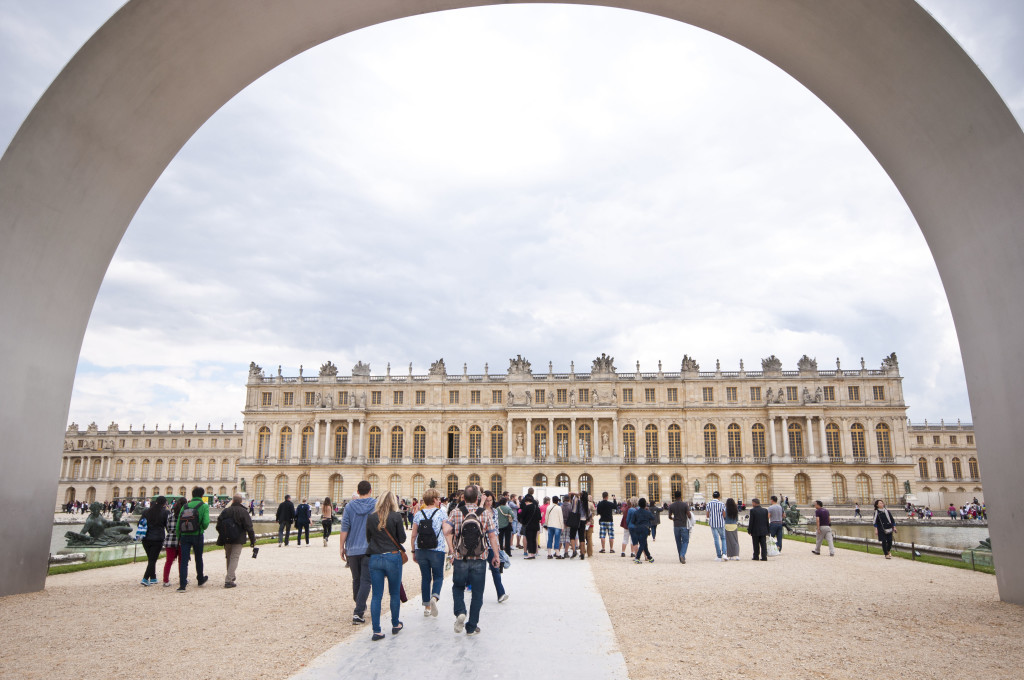 arch of versailles modern_classic